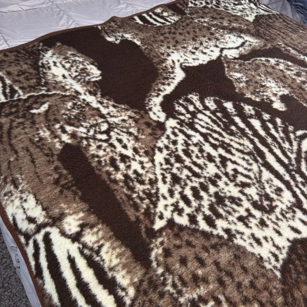 Vtg Kare Free Dolan Reversible Cheetah Acrylic Fleece Throw Blanket 46